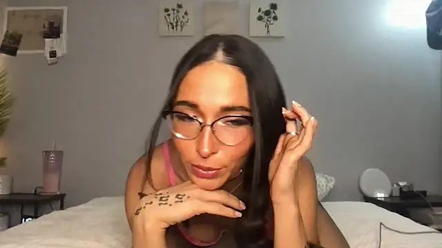 Snapshot of MichelleXClarice chatting on 09-17-25, 03:08 MichelleXClarice online show from 09-17-25, 03:08