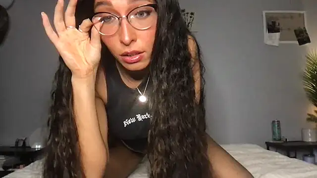 Snapshot of MichelleXClarice chatting on 09-22-25, 02:13 MichelleXClarice online show from 09-22-25, 02:13