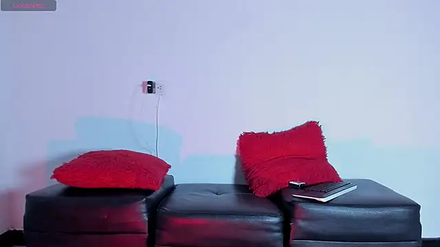 Snapshot of Dark_chanel chatting on 11-21-25, 03:38 Dark chanel online show from 11-21-25, 03:38