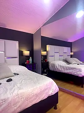 Samantha Milf   online show from 10-07-25, 09:12