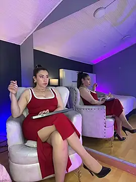 Snapshot of Samantha_Milf__ chatting on 12-18-25, 08:48 Samantha Milf online show from 12-18-25, 08:48