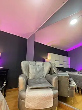 Samantha Milf   online show from 03-29-26, 01:00