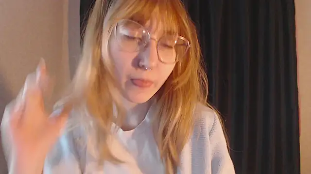 Snapshot of ohmycheryl chatting on 01-11-26, 12:37 ohmycheryl online show from 01-11-26, 12:37