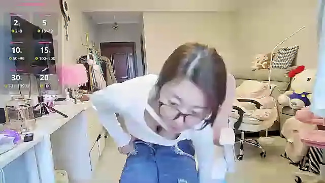 Snapshot of Diva_VVN chatting on 09-29-25, 11:42 Diva VVN online show from 09-29-25, 11:42