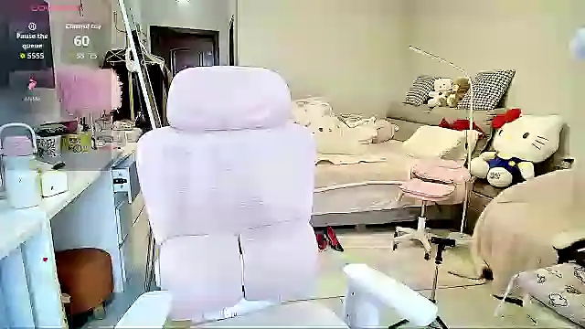 Snapshot of Diva_VVN chatting on 10-21-25, 12:11 Diva VVN online show from 10-21-25, 12:11