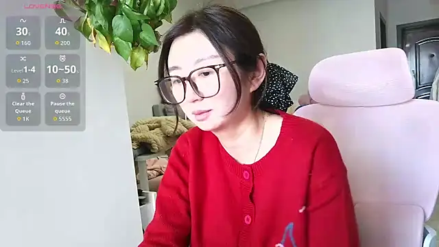 Snapshot of Diva_VVN chatting on 12-18-25, 06:19 Diva VVN online show from 12-18-25, 06:19