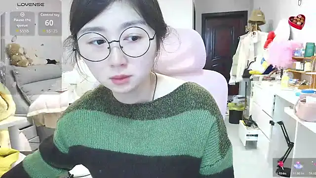 Snapshot of Diva_VVN chatting on 02-26-26, 12:20 Diva VVN online show from 02-26-26, 12:20