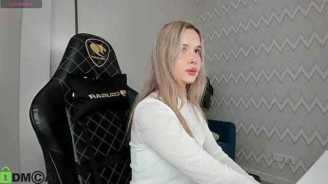 Snapshot of Nicoletta_Cooper chatting on 09-12-25, 08:25 Nicoletta Cooper online show from 09-12-25, 08:25