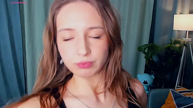 LaritaYoseph online show from 11-22-25, 04:50