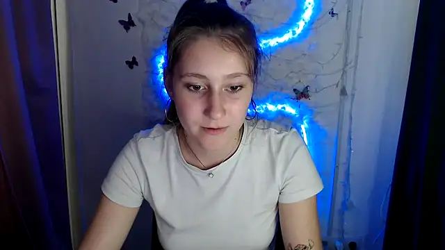 Snapshot of Milka_kamila chatting on 09-10-25, 11:54 Milka kamila online show from 09-10-25, 11:54