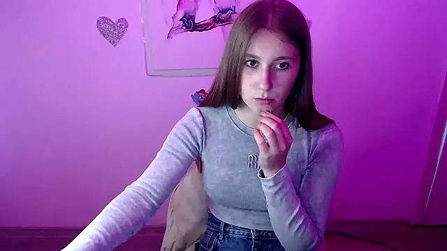 Snapshot of Milka_kamila chatting on 09-20-25, 12:17 Milka kamila online show from 09-20-25, 12:17