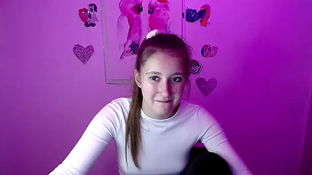 Snapshot of Milka_kamila chatting on 09-27-25, 09:25 Milka kamila online show from 09-27-25, 09:25