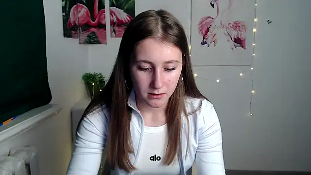 Snapshot of Milka_kamila chatting on 09-30-25, 11:48 Milka kamila online show from 09-30-25, 11:48