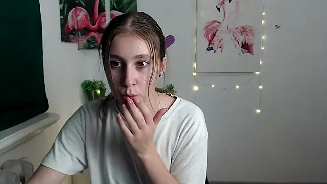 Snapshot of Milka_kamila chatting on 10-09-25, 12:58 Milka kamila online show from 10-09-25, 12:58