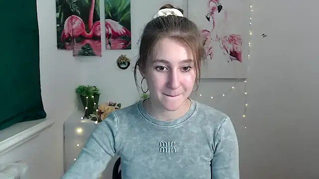 Snapshot of Milka_kamila chatting on 10-13-25, 01:33 Milka kamila online show from 10-13-25, 01:33