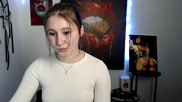 Snapshot of Milka_kamila chatting on 02-25-26, 01:10 Milka kamila online show from 02-25-26, 01:10