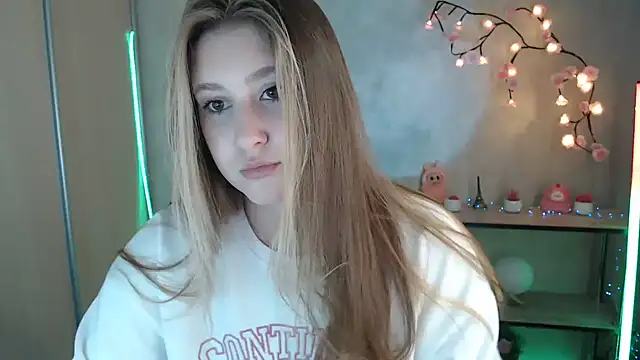 Milka kamila online show from 06-15-26, 12:07