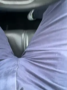 andres52720 online show from 04-23-26, 11:53