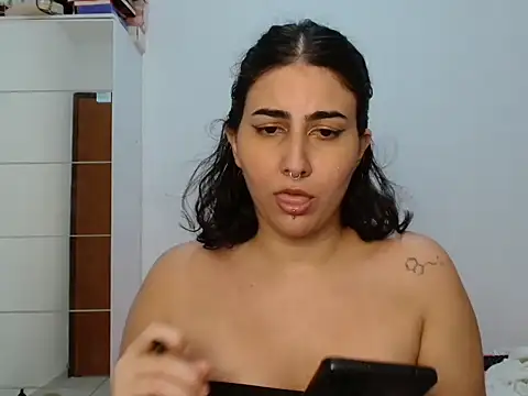 Snapshot of ApenasLys chatting on 04-12-26, 12:48 ApenasLys online show from 04-12-26, 12:48