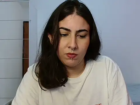 ApenasLys online show from 07-18-26, 11:30