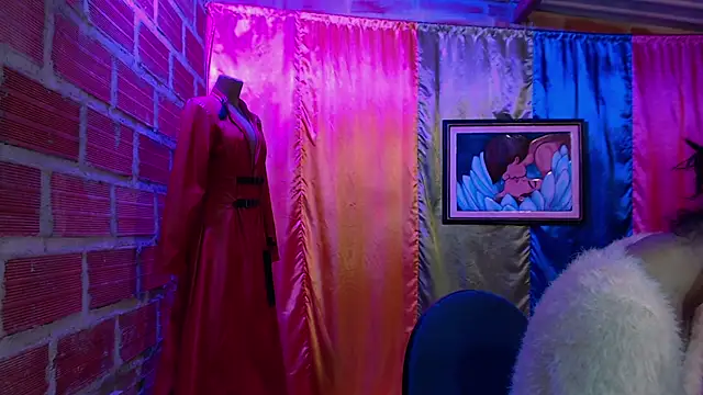 Snapshot of Moira-Hot chatting on 10-31-25, 07:09 Moira-Hot online show from 10-31-25, 07:09