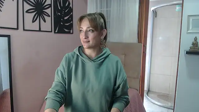 Snapshot of amara_rousse1 chatting on 07-24-26, 01:20 amara rousse1 online show from 07-24-26, 01:20