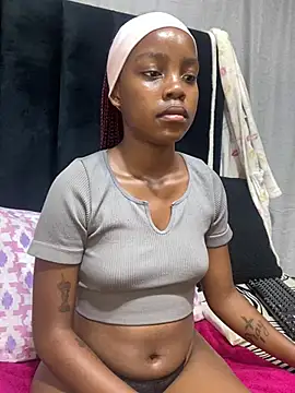 Littlebunny33 online show from 04-22-26, 08:32