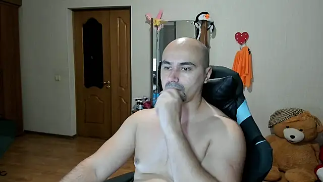 Snapshot of Gri_SH chatting on 11-19-25, 10:32 Gri SH online show from 11-19-25, 10:32