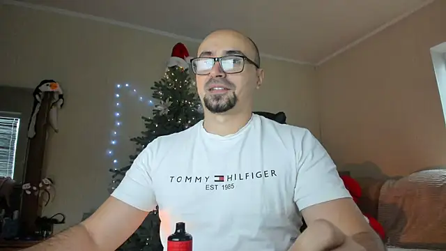 Snapshot of Gri_SH chatting on 12-14-25, 12:32 Gri SH online show from 12-14-25, 12:32