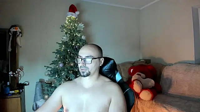 Snapshot of Gri_SH chatting on 12-15-25, 05:28 Gri SH online show from 12-15-25, 05:28