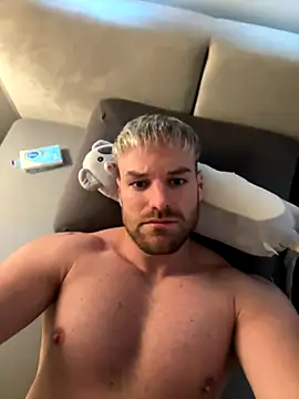 Snapshot of TheKevinboy chatting on 10-06-25, 11:51 TheKevinboy online show from 10-06-25, 11:51