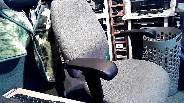 Snapshot of georgew62 chatting on 11-16-25, 01:22 georgew62 online show from 11-16-25, 01:22