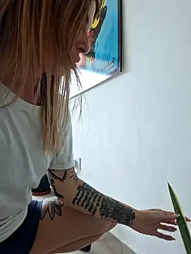 Snapshot of goddessfoxyla chatting on 10-16-25, 02:18 goddessfoxyla online show from 10-16-25, 02:18