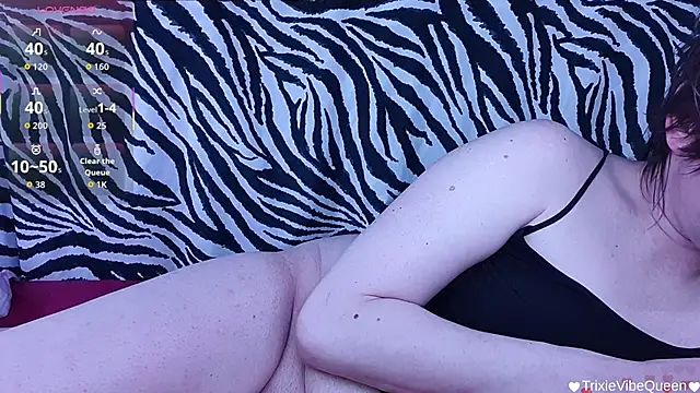 TrixieVibeQueen online show from 06-22-26, 03:25