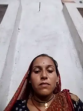 Snapshot of Sonam_shinde chatting on 09-10-25, 03:56 Sonam shinde online show from 09-10-25, 03:56