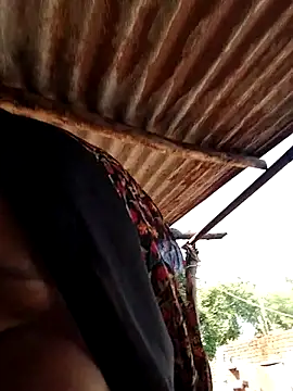 Snapshot of Sonam_shinde chatting on 09-24-25, 09:23 Sonam shinde online show from 09-24-25, 09:23