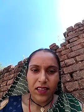 Snapshot of Sonam_shinde chatting on 10-04-25, 05:05 Sonam shinde online show from 10-04-25, 05:05