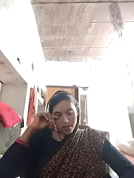 Snapshot of Sonam_shinde chatting on 10-08-25, 04:15 Sonam shinde online show from 10-08-25, 04:15