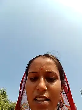 Snapshot of Sonam_shinde chatting on 10-19-25, 08:04 Sonam shinde online show from 10-19-25, 08:04