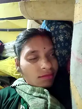 Snapshot of Punam_jindal chatting on 12-20-25, 03:30 Punam jindal online show from 12-20-25, 03:30