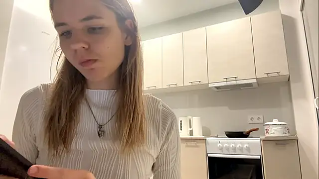 Snapshot of Denni_Spilber chatting on 10-13-25, 03:23 Denni Spilber online show from 10-13-25, 03:23