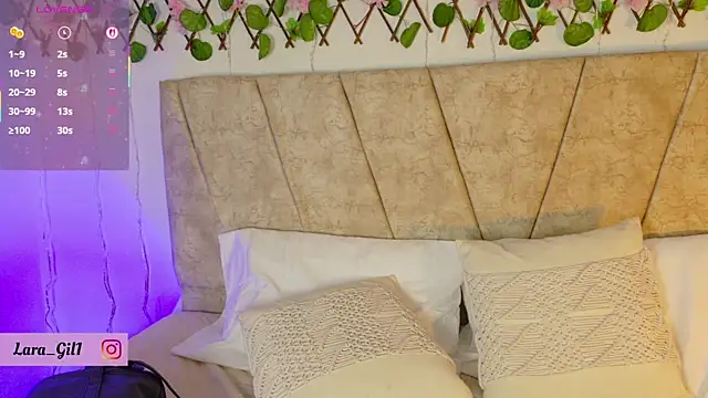 LaraGiil online show from 09-19-25, 01:01