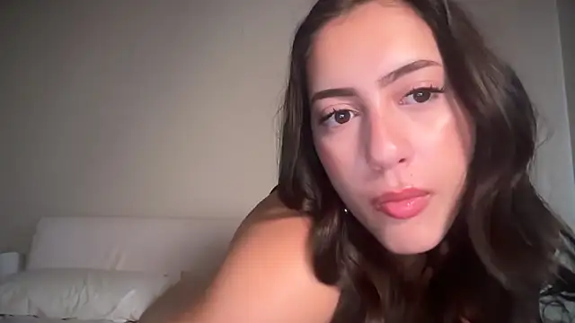 Snapshot of sieeena chatting on 02-08-26, 09:18 sieeena online show from 02-08-26, 09:18