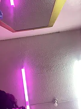 XBODTRIIPX online show from 12-04-25, 04:22