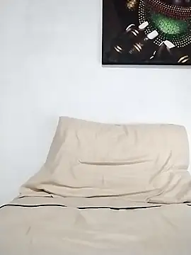 latinblack16 online show from 10-22-25, 03:40