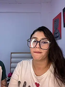 Snapshot of Sweet_and_Rous0 chatting on 07-01-26, 02:46 Sweet and Rous0 online show from 07-01-26, 02:46
