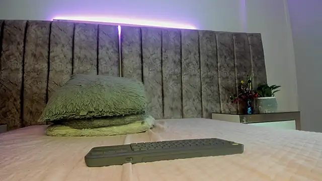 Ambeer fox  online show from 04-24-26, 12:18