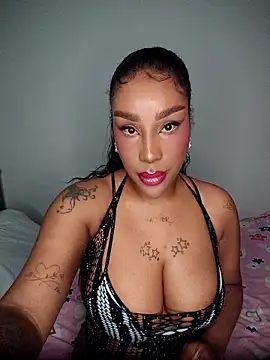 Queen Amara online show from 01-18-26, 03:54