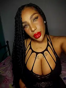 Queen Amara online show from 04-29-26, 03:43