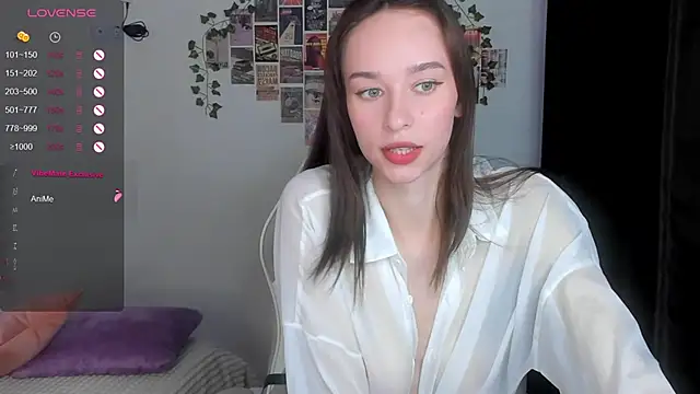 Snapshot of _Alissaa chatting on 11-17-25, 12:00 Alissaa online show from 11-17-25, 12:00